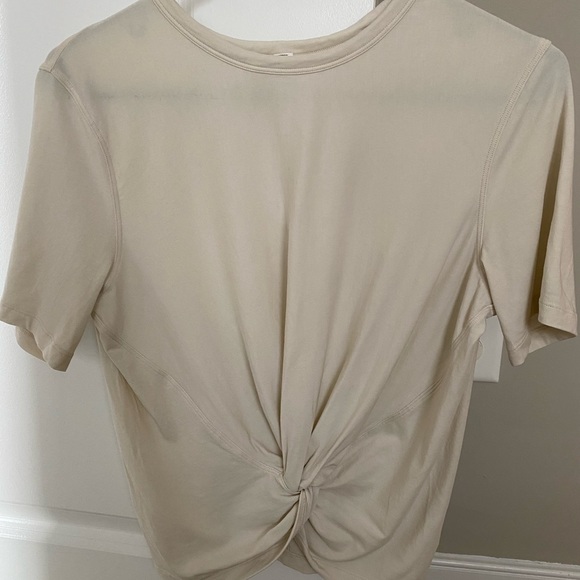 Lululemon size 4 Crescent tee - Picture 2 of 5